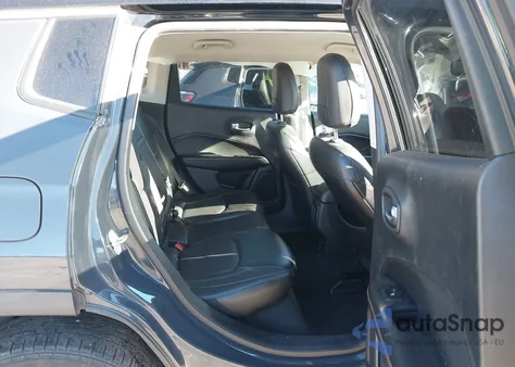 2018 Jeep Compass Limited 4X4 из США, поврежденный, VIN 3C4NJDCB2JT180237